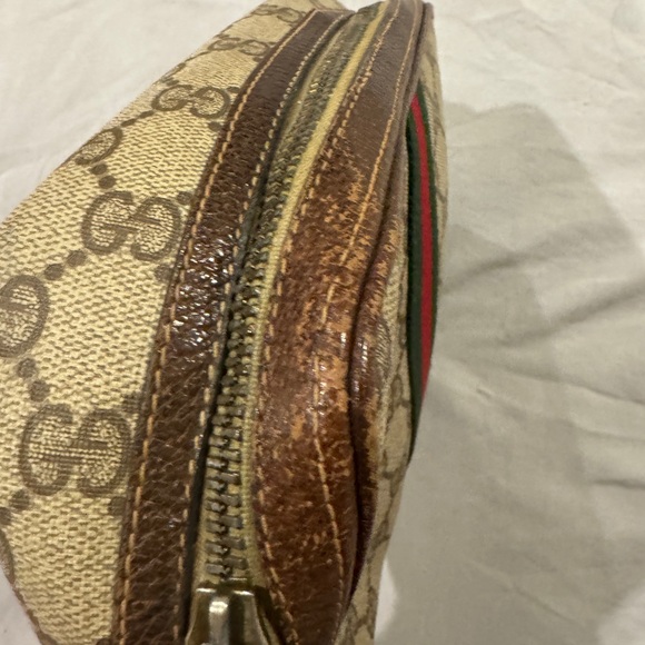 Vintage Gucci cosmetic bag - Picture 8 of 9
